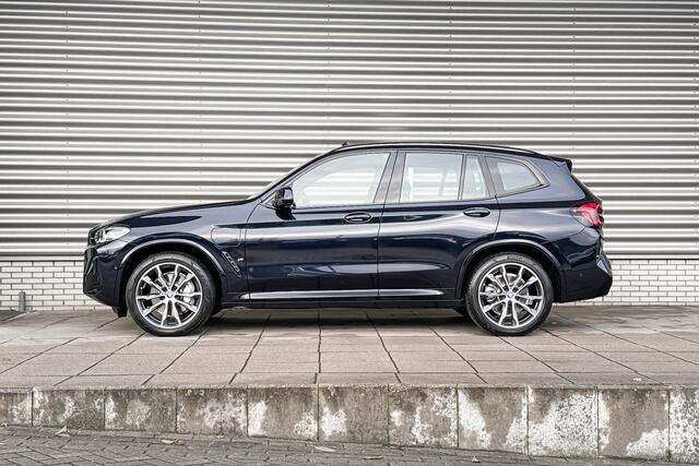 BMW X3 xDrive30e High Executive / M Sportpakket / Panoramadak / 20 Inch / Comfort Acces / Geluidsisolerende Ramen / Led Koplampen / Dimmende Binnen & Buitenspiegel / Driving Assistant / Hifi