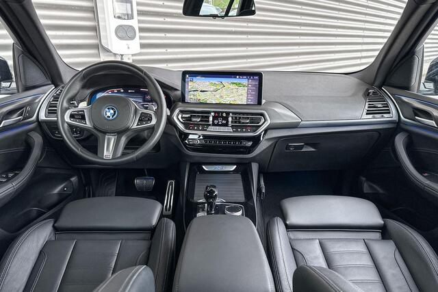 BMW X3 xDrive30e High Executive / M Sportpakket / Panoramadak / 20 Inch / Comfort Acces / Geluidsisolerende Ramen / Led Koplampen / Dimmende Binnen & Buitenspiegel / Driving Assistant / Hifi