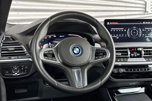 BMW X3 xDrive30e High Executive / M Sportpakket / Panoramadak / 20 Inch / Comfort Acces / Geluidsisolerende Ramen / Led Koplampen / Dimmende Binnen & Buitenspiegel / Driving Assistant / Hifi
