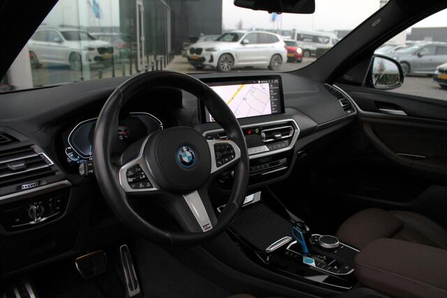 BMW X3 iX3 High Executive 80 kWh / Sportstoelen / Stoelverwarming / M Adaptief onderstel / Live Cockpit Professional / Harman Kardon / Head-Up / Parking Assistant Plus