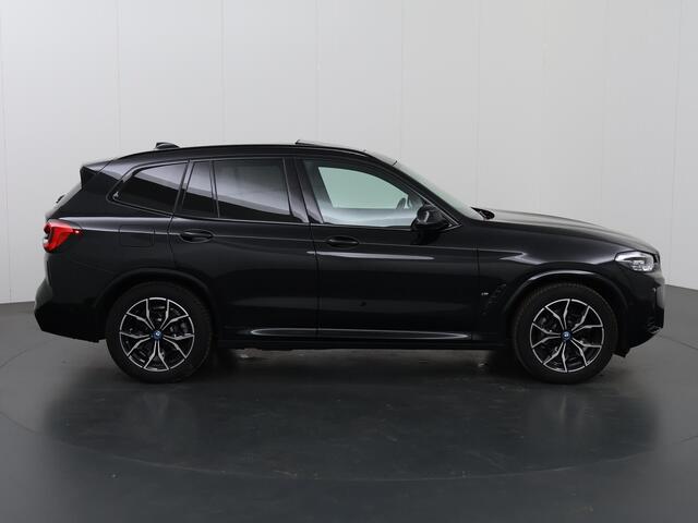BMW X3 xDrive30e High Executive M-Sport | Panoramadak | FaceLift | Sportstoelen | ShadowLine | Harman/Kardon | HUD | Camera | Apple CarPlay | Stoelverw. | Ele. verstelbare stoelen + Geheugen |