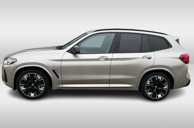 BMW X3 iX3 Executive 80 kWh / Panoramadak / Camera / Leder / 20'' / DAB / Sfeerverlichting / Stoelverwarming / Cruise Control