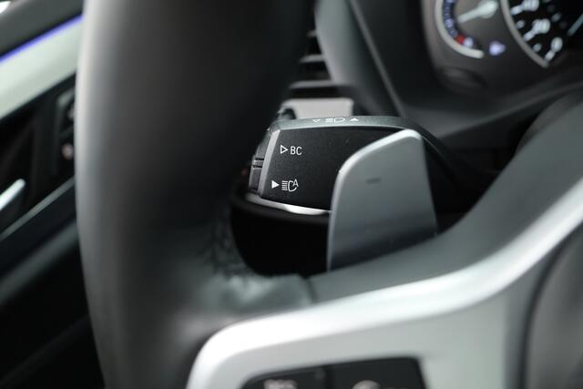 BMW X3 xDrive20i M Sport | HUD | Navi | Camera | Keyless | 19'' | Stoelverw. | Apple CarPlay