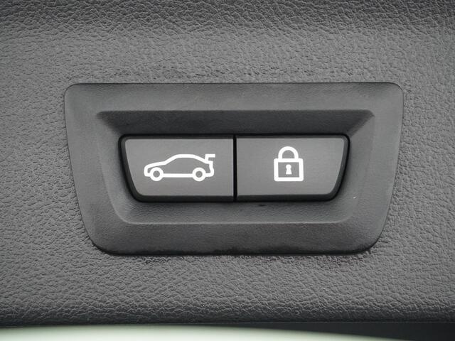 BMW X3 M40d xDrive High Executive NAP | Stoelverwarming | Navigatie | Stuurverwarming |