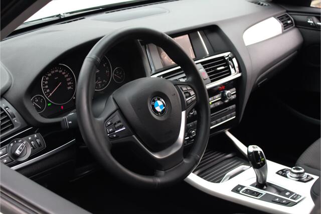 BMW X3 xDrive20i Centennial Ex. | Trekhaak |
