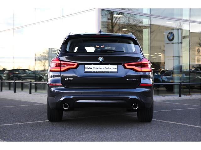 BMW X3 xDrive20i High Executive Automaat / Panoramadak / Sportstoelen / Adaptieve LED / Navigatie Professional / PDC voor + achter / Leder