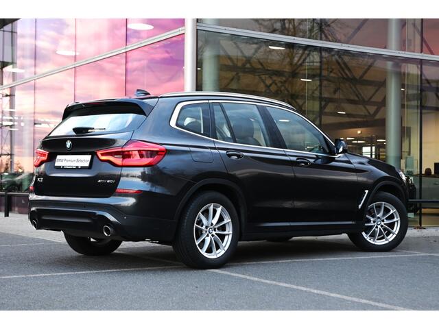 BMW X3 xDrive20i High Executive Automaat / Panoramadak / Sportstoelen / Adaptieve LED / Navigatie Professional / PDC voor + achter / Leder