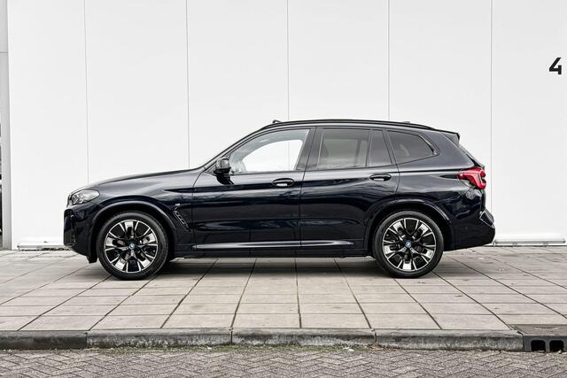 BMW X3 iX3 High Executive M-Sport Comfort Acces / Geluids isolerende Ramen / Getinte Ramen / Shadow Line Koplampen / Binnen & Buitenspiegel Automatisch Dimmend / Parking Plus / Head Up Display / Harman Kardon