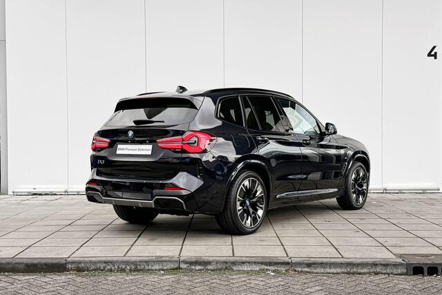 BMW X3 iX3 High Executive M-Sport Comfort Acces / Geluids isolerende Ramen / Getinte Ramen / Shadow Line Koplampen / Binnen & Buitenspiegel Automatisch Dimmend / Parking Plus / Head Up Display / Harman Kardon