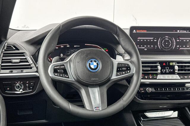 BMW X3 xDrive30e High Executive M-Sport Comfort Acces / Glazen Schuifdak / Dimmende Binnen & Buitenspiegel / Led Koplampen / Hifi / Active Protection / Stoelverwarming / Galvanische Bedienings Elementen