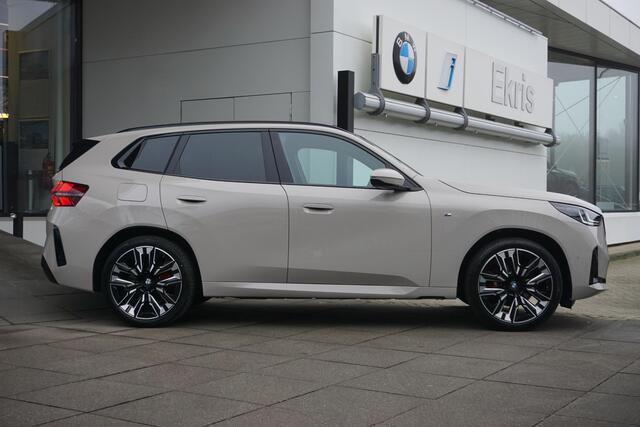 BMW X3 30e xDrive M Sportpakket Pro | Professional Pack | Comfort Pack | Premium Pack | Glazen panoramadak | Driving Assistant Plus