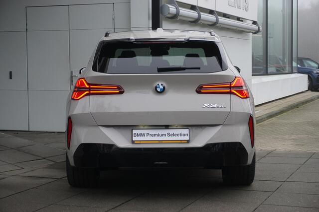 BMW X3 30e xDrive M Sportpakket Pro | Professional Pack | Comfort Pack | Premium Pack | Glazen panoramadak | Driving Assistant Plus