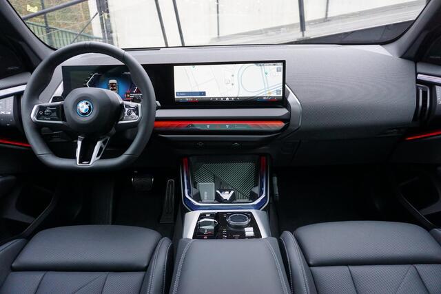 BMW X3 30e xDrive M Sportpakket Pro | Professional Pack | Comfort Pack | Premium Pack | Glazen panoramadak | Driving Assistant Plus