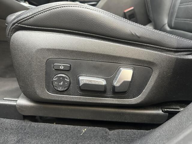 BMW X3 xDrive30i High Executive | Panoramadak | Elec stoel |Elec klep | Head up disp | Trekhaak |