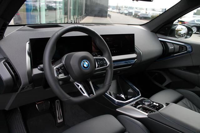 BMW X3 xDrive30e High Executive M Sport Automaat / Panoramadak / Trekhaak / Sportstoelen / Stoelventilatie / Parking Assistant Professional / Adaptieve LED / Comfort Access