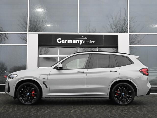 BMW X3 xDrive30e 292pk M-Sport Laser Pano HUD Tr-Haak Carbon M-Brooklyn