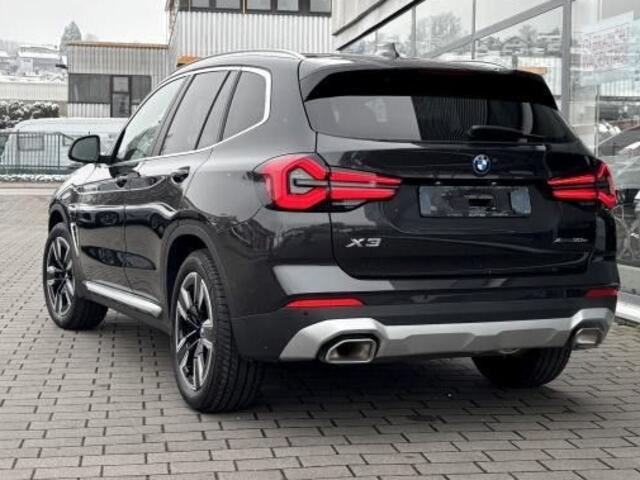 BMW X3 xDrive30e ** LASER, LEDER, TREKH, ADAPT. CRUISE, HuD, STANDK, DUBBEL GLAS ** ¤ 25.700,= onder NP - 1e EIG ** ** INFORMEER OOK NAAR ONZE AANTREKKELIJKE FINANCIAL-LEASE TARIEVEN **