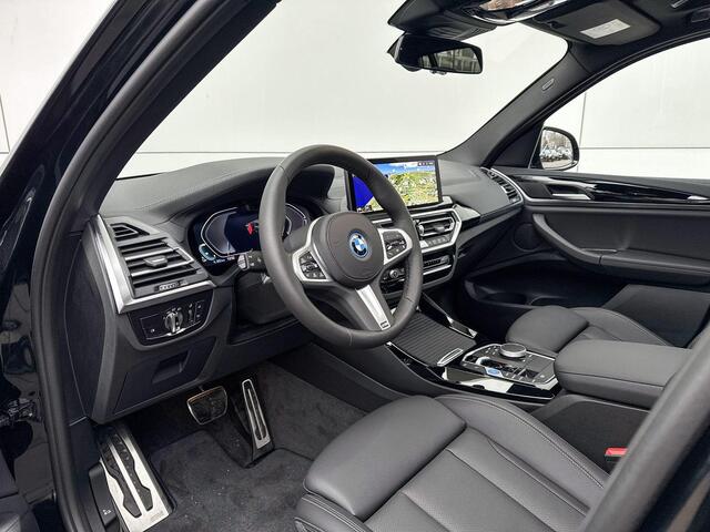 BMW X3 iX3 Executive | Stoelverwarming | Glazen Panoramadak | Achteruitrijcamera |