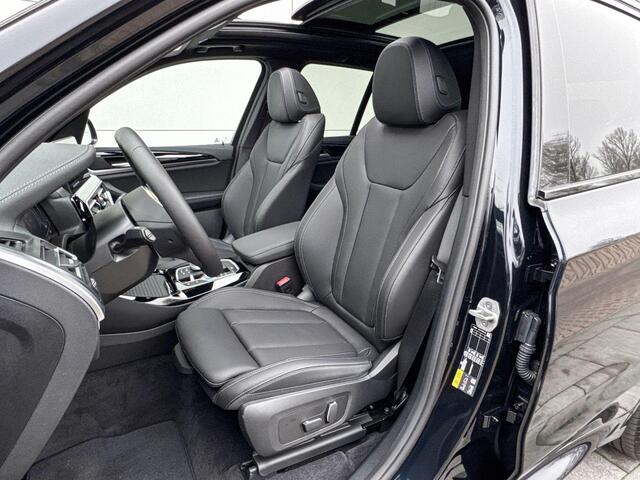 BMW X3 iX3 Executive | Stoelverwarming | Glazen Panoramadak | Achteruitrijcamera |