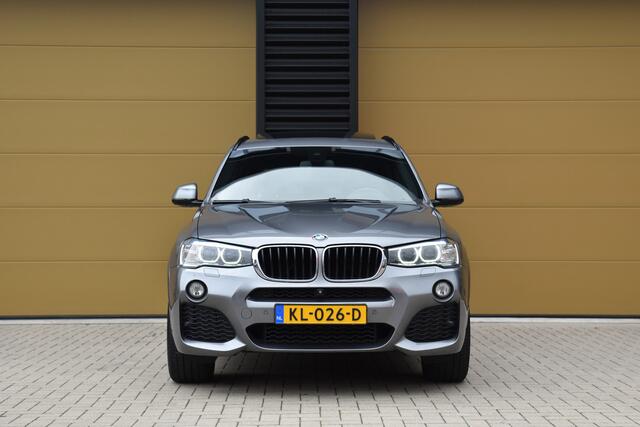 BMW X3 sDrive20i Centennial High Executive * M-Pakket * Camera * Head-up * Panoramadak *