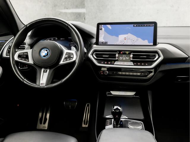 BMW X3 xDrive30e M Sport 293Pk Automaat (FACELIFT, FULL OPTION, PANORAMADAK, M PAKKET, LASER KOPLAMPEN, MEMORY SEATS, 360 CAMERA, HEAD-UP DISPLAY, LEDER, STUUR/STOELVERWARMING, SFEERVERLICHTING, APPLE CARPLAY, NIEUWS