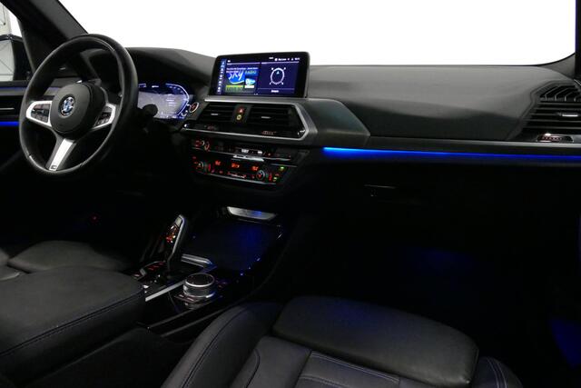 BMW X3 xDrive30e M Sport / Panoramadak / Elektr. verstelbare voorstoelen (links met memory) / Harman Kardon Sound / Achteruitrijcamera / 20'' LMV / Keyless / Stoelverwarming / Apple Carplay - Andriod Auto / Ambienteverlichting / Koplamp BMW Individual Shadow-Lin