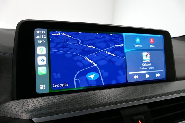 BMW X3 xDrive30e M Sport / Panoramadak / Elektr. verstelbare voorstoelen (links met memory) / Harman Kardon Sound / Achteruitrijcamera / 20'' LMV / Keyless / Stoelverwarming / Apple Carplay - Andriod Auto / Ambienteverlichting / Koplamp BMW Individual Shadow-Lin