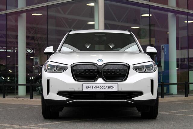 BMW X3 iX3 High Executive / Trekhaak / Sportstoelen / Adaptieve LED / Parking Assistant Plus / Gesture Control / Head-Up