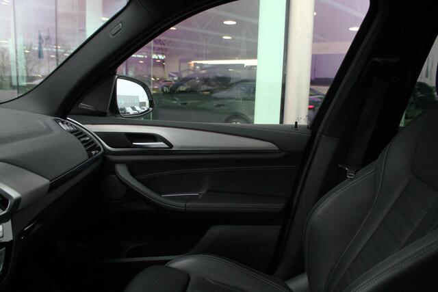 BMW X3 iX3 High Executive / Trekhaak / Sportstoelen / Adaptieve LED / Parking Assistant Plus / Gesture Control / Head-Up