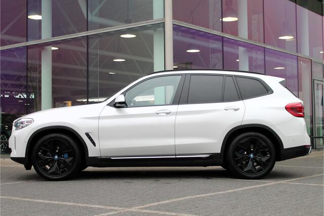 BMW X3 iX3 High Executive / Trekhaak / Sportstoelen / Adaptieve LED / Parking Assistant Plus / Gesture Control / Head-Up