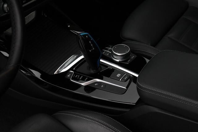 BMW X3 iX3 High Executive / Trekhaak / Sportstoelen / Adaptieve LED / Parking Assistant Plus / Gesture Control / Head-Up