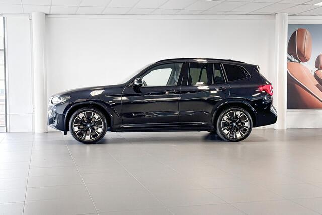 BMW X3 iX3 High Executive Edition 80 kWh | M Sport | Glazen Panoramadak | Headup Display | Harman Kardon | Trekhaak |