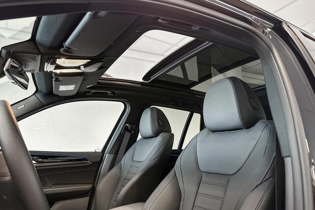 BMW X3 iX3 High Executive Edition 80 kWh | M Sport | Glazen Panoramadak | Headup Display | Harman Kardon | Trekhaak |