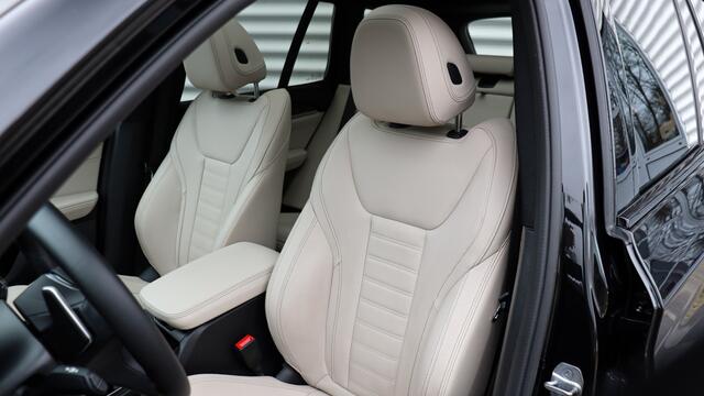 BMW X3 xDrive30e M-Sport | Head-up | Panoramadak | Laserlight | Parking Assistant Plus