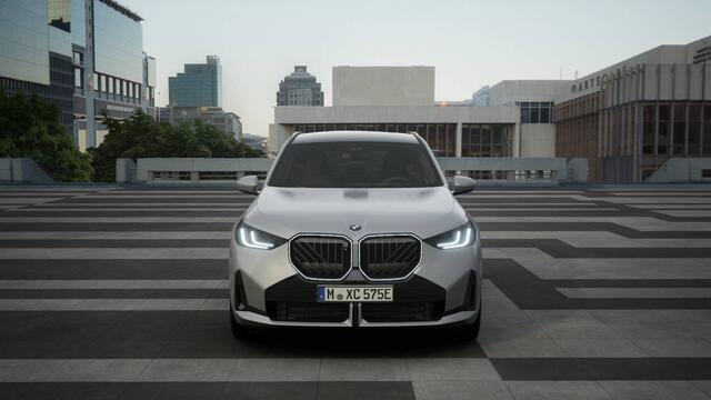 BMW X3 xDrive30e M Sport Automaat / Panoramadak / Trekhaak / Sportstoelen / Adaptieve LED / Parking Assistant Plus / Stoelventilatie / Comfort Access /