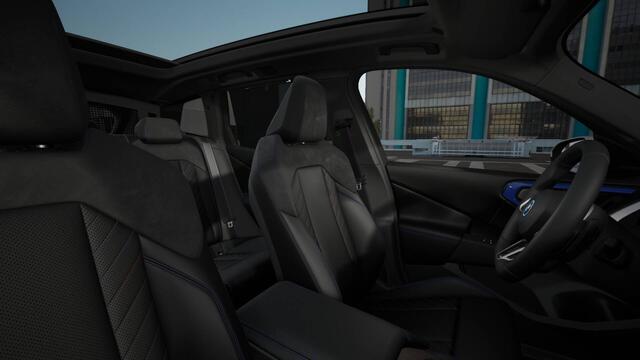 BMW X3 xDrive30e M Sport Automaat / Panoramadak / Trekhaak / Sportstoelen / Adaptieve LED / Parking Assistant Plus / Stoelventilatie / Comfort Access /