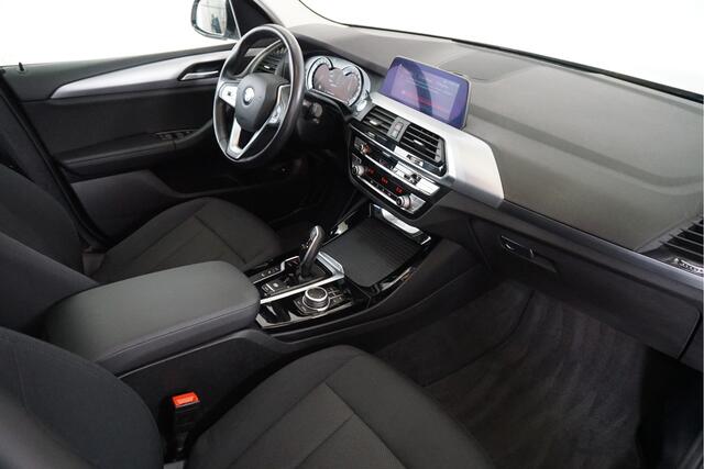 BMW X3 xDrive30e Advantage | Panorama | 360 Camera | Parkeerhulp |