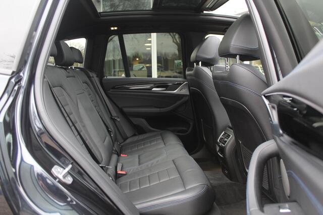 BMW X3 iX3 High Executive 80 kWh / Trekhaak / Panoramadak / 360Camera / Head-up / 20'' / Leder / Harman Kardon / Sfeerverlichting / Dodehoek / DAB / Stoelverwarming / ACC