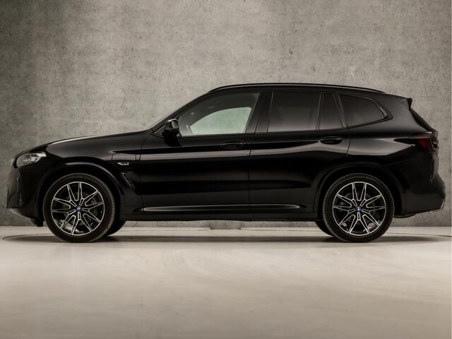 BMW X3 xDrive30e High Executive 293Pk Automaat (PANORAMADAK, M PAKKET, APPLE CARPLAY, GROOT NAVI, CAMERA, LEDEREN SPORTSTOELEN, GETINT GLAS, SFEERVERLICHTING, DAB+, NIEUWSTAAT)