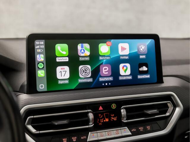 BMW X3 xDrive30e High Executive 293Pk Automaat (PANORAMADAK, M PAKKET, APPLE CARPLAY, GROOT NAVI, CAMERA, LEDEREN SPORTSTOELEN, GETINT GLAS, SFEERVERLICHTING, DAB+, NIEUWSTAAT)