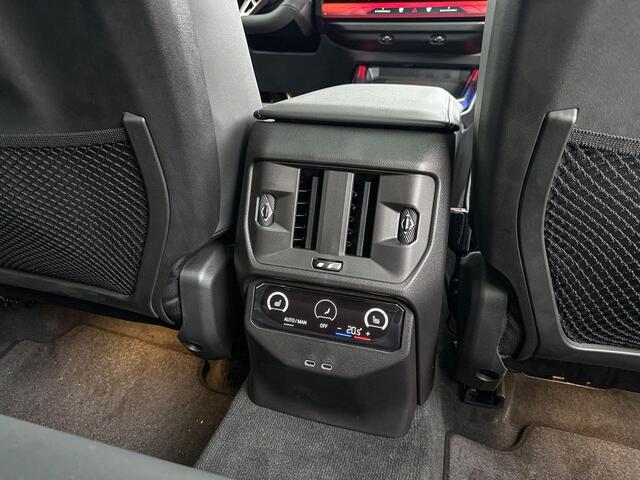 BMW X3 20 xDrive M-Sport / HIFI System Harman Kardon / Panoramadak / Driving Assistant Plus / Comfort Acces / Stoelventilatie / Head Up Display / 20 inch LM Velgen