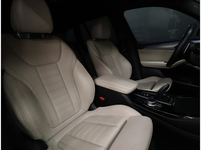 BMW X3 xDrive30e eDrive M Sport [DIGITAL DASH, APPLE CARPLAY, STUUR EN STOELVEWRARMING, CAMERA, FLIPPERS, VOL LEDER, ELEK.. ACHTERKLEP, AIRCO ACHTER MET USB C, NAVIGATIE, NIEUWSTAAT]