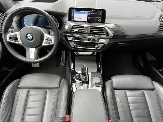 BMW X3 xDrive30e Automaat / Panorama schuifdak / Apple Carplay Android / Stoelverwarming voor / Camera 360° / Dakbekleding Antraciet / Head Up Display / Adaptief cruise control / Ski-luik / Parkeer-assistent