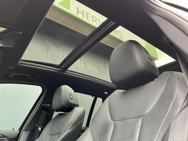 BMW X3 xDrive30e Automaat / Panorama schuifdak / Apple Carplay Android / Stoelverwarming voor / Camera 360° / Dakbekleding Antraciet / Head Up Display / Adaptief cruise control / Ski-luik / Parkeer-assistent