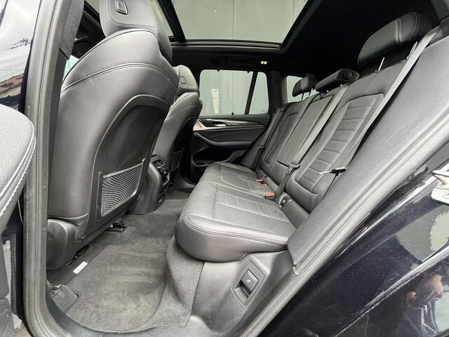 BMW X3 xDrive30e Automaat / Panorama schuifdak / Apple Carplay Android / Stoelverwarming voor / Camera 360° / Dakbekleding Antraciet / Head Up Display / Adaptief cruise control / Ski-luik / Parkeer-assistent