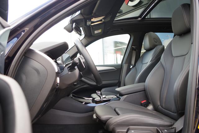 BMW X3 xDrive30e 293 PK High Executive PHEV, Panoramadak, Trekhaak, Adap. Cruise Control
