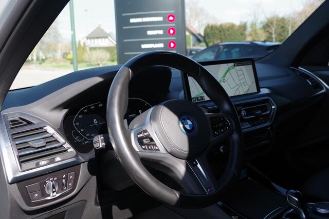 BMW X3 xDrive30e 293 PK High Executive PHEV, Panoramadak, Trekhaak, Stuur- & Stoelverwarming