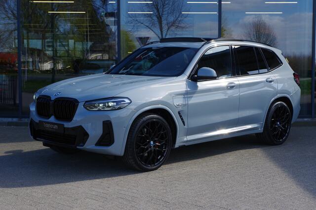 BMW X3 xDrive30e 293 PK High Executive PHEV, Panoramadak, Trekhaak, Stuur- & Stoelverwarming