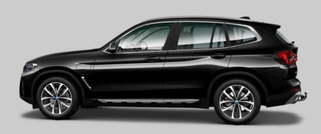 BMW X3 xDrive30e High Executive Trekhaak - Comfort Access - Parking/Driving Assistant - Active Protection - Head Up - Hifi - Elektrisch verwarmde voorstoelen - BMW Laserlight - Performance Control - Adaptief onderstel -