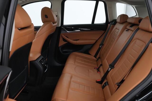 BMW X3 sDrive18d High Executive | Panoramadak | Leder | Stoelverwarming | Full LED | Sportstoelen | Carplay | Navigatie | Camera | Park Assist